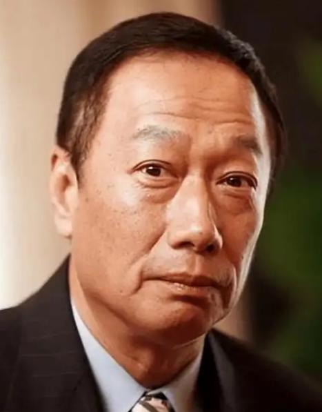 “只要大陆敢打仗，我就敢给他们送物资过去！”甚至要把私人飞机，改成军用运输机往前