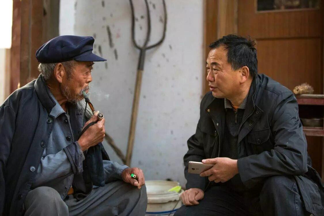 老年 今年10月，是第17个敬老月，主题为强化权益保障·守护银龄安全。在这金风送