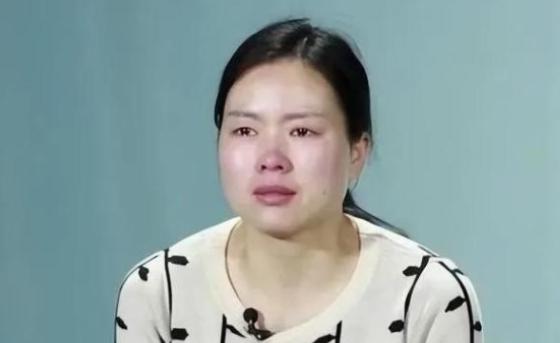 1992年，湖北1对夫妻自杀去世，留下仅6岁的女儿，23年后，女儿竟然不顾全村人