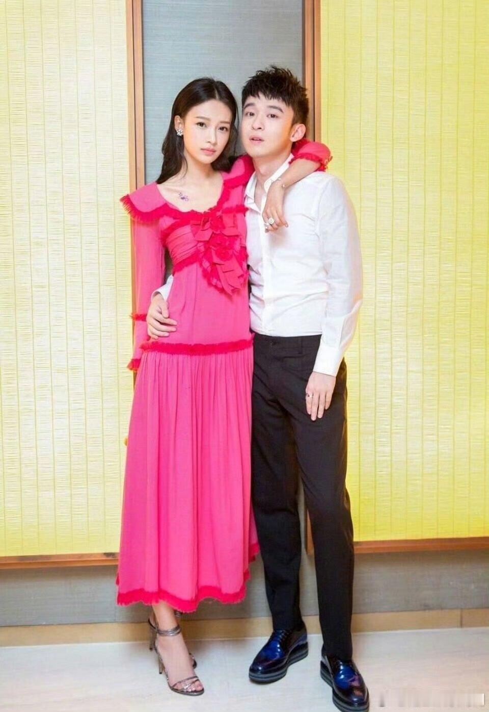 【董/子/健x孙/怡】 23岁结婚 本是少年夫妻  怎么变成一个人去巴黎 