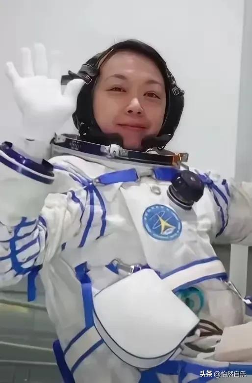 看到这个香港路政署高级工程师辞职的消息，

我第一反应就是：

这哥们疯了吧？