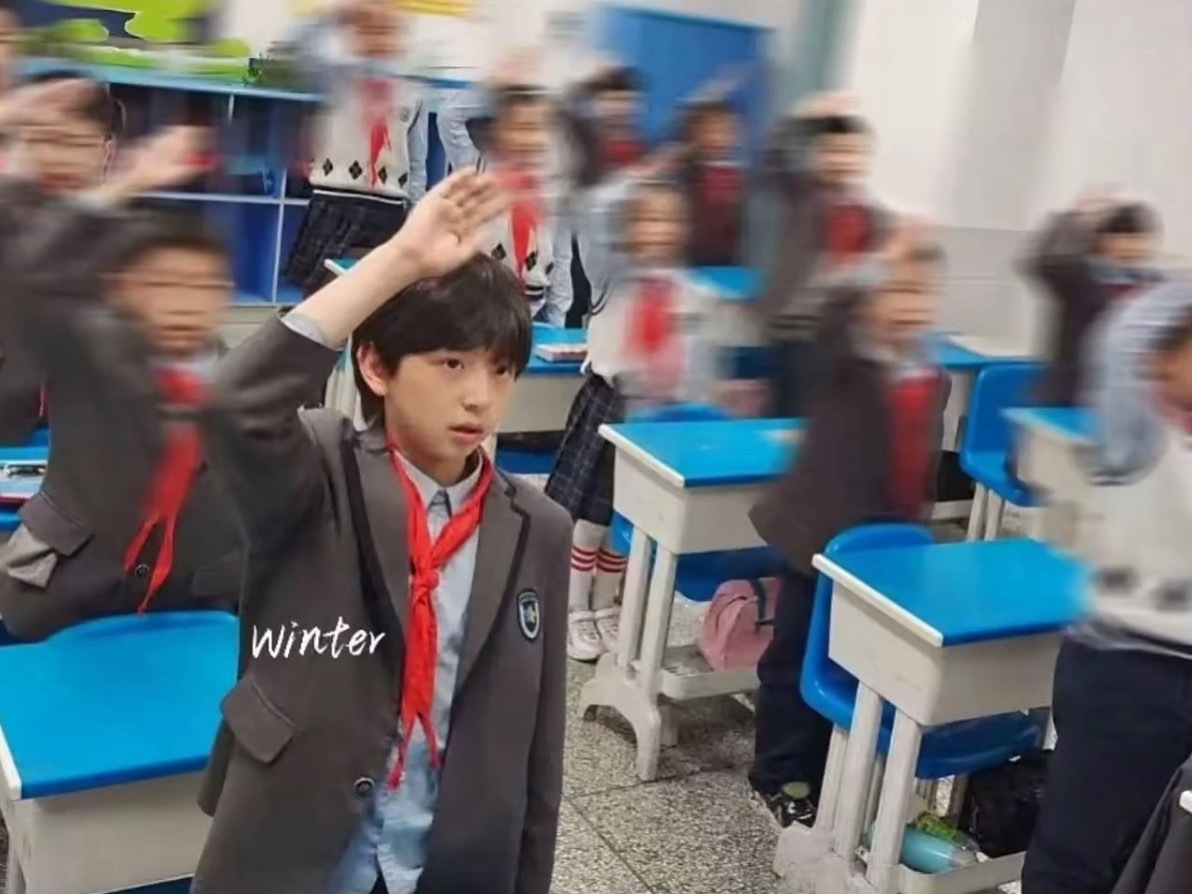 西装小孩🫡 
