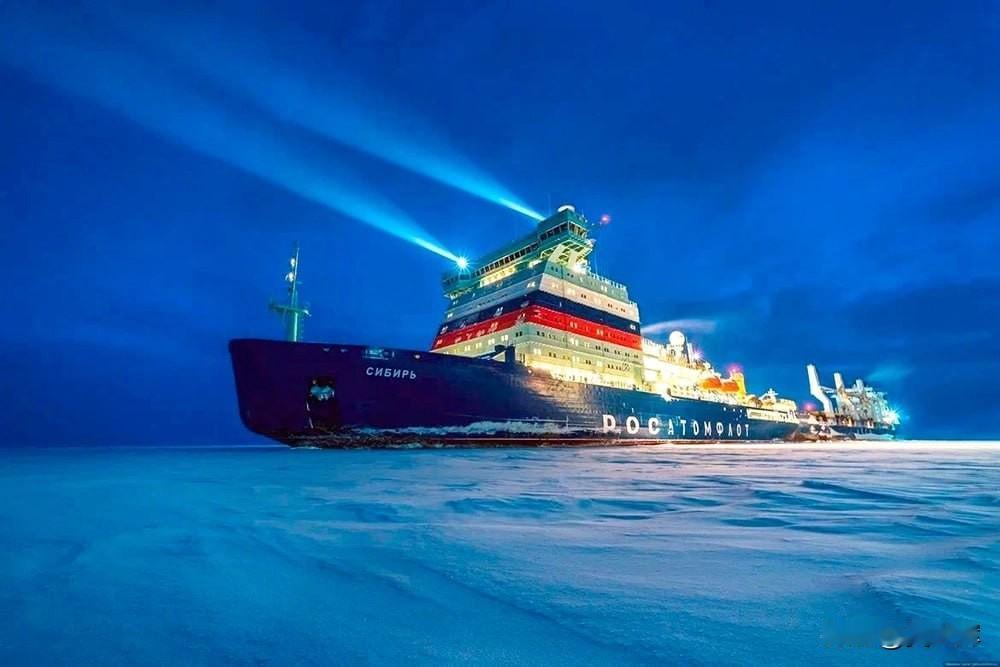 【2025年北方海航路货运量突破3700万吨】
 
1月20日，俄远东发展部向透