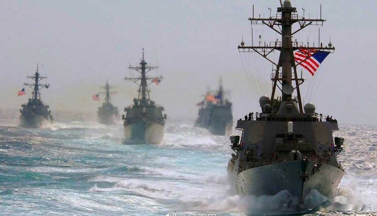 最新消息：美国已在委内瑞拉附近部署了一支庞大的海军部队，其中包括约 16000 