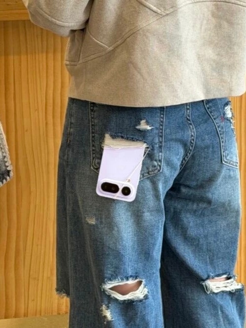 手机：好险，差点就交代在这了 ​​​