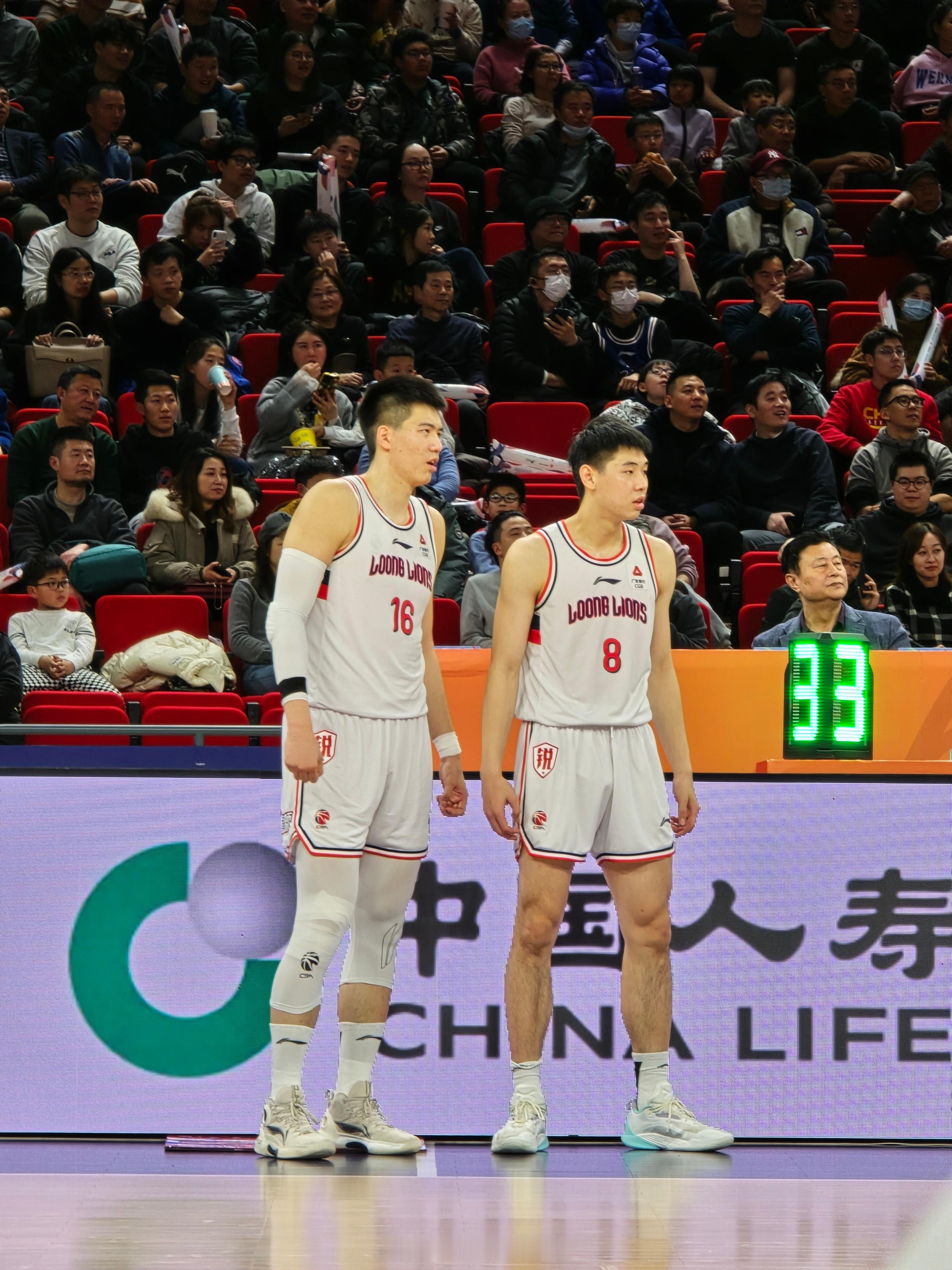 广州龙狮新赛季首个主场即“广东德比”二番战，是徐昕的生日夜，也是崔永熙、焦泊乔和