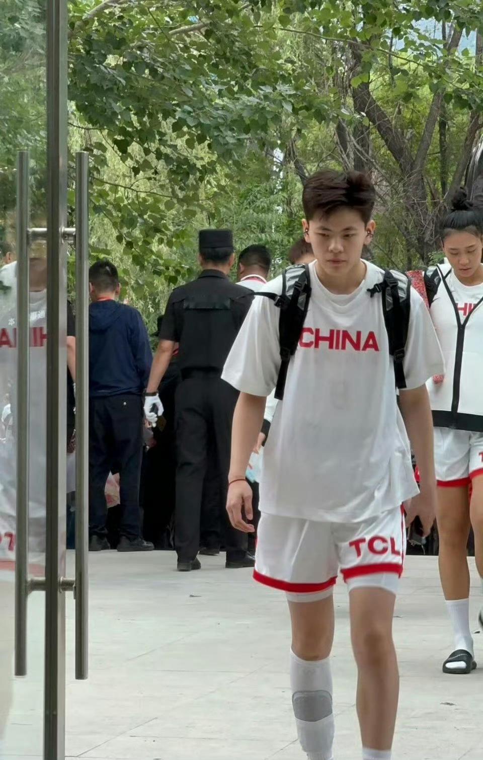 #杨舒予为什么不上场#就是说啊为什么不让杨舒予上场，下次奥运就是四年后，运动员能