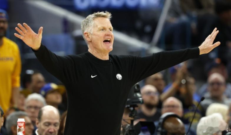 据名记Shams报道，消息人士透露，科尔确实曾考虑过离开NBA，但与拉科布会面后