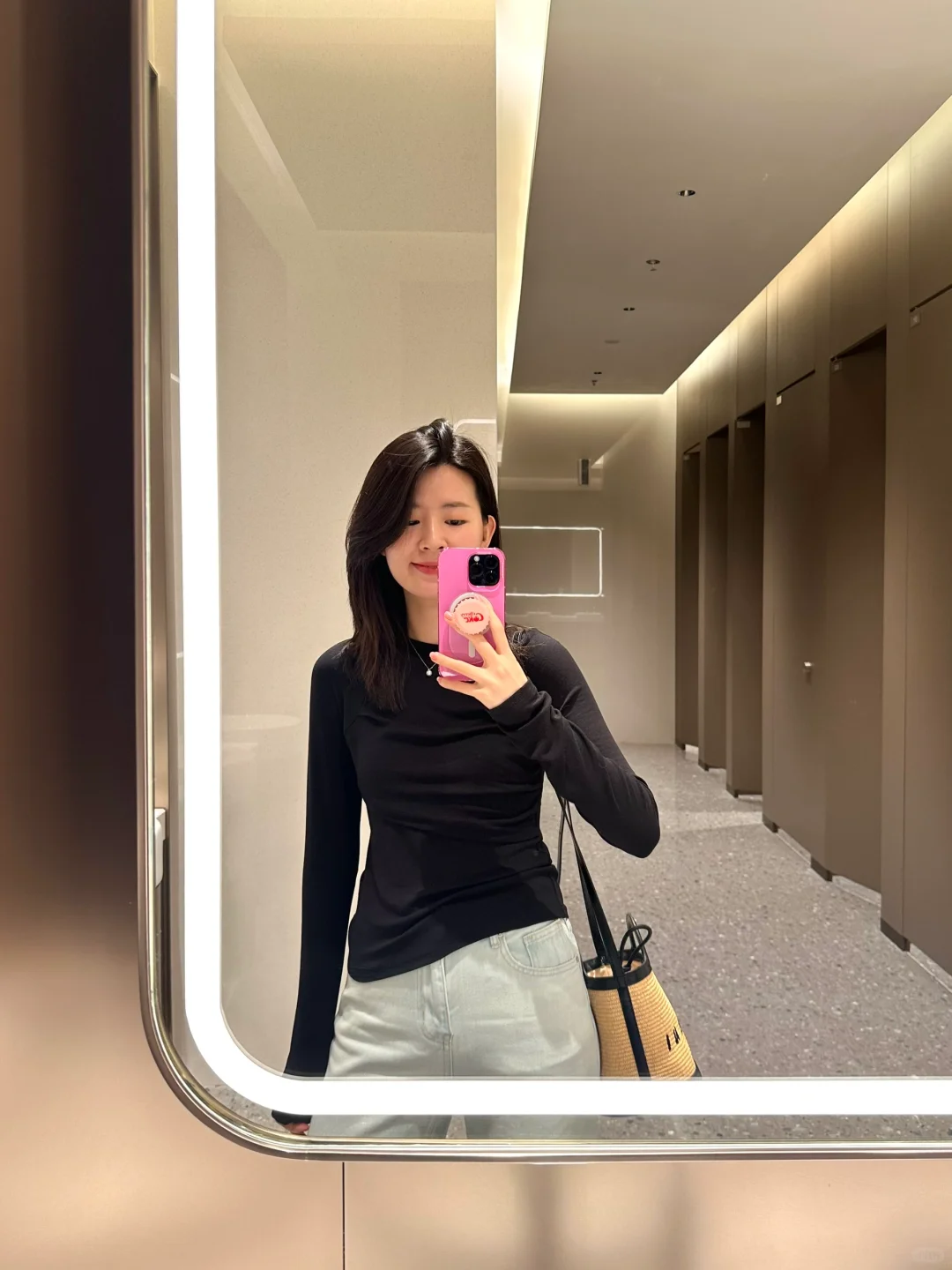 版型很好的一件长袖打底衫