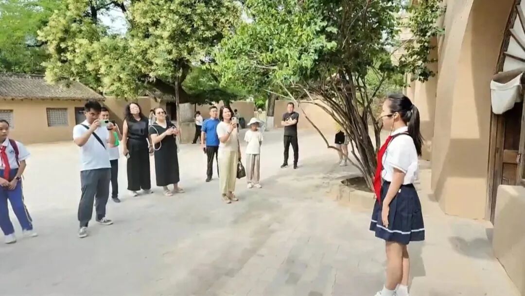 圣地处处“志愿红”