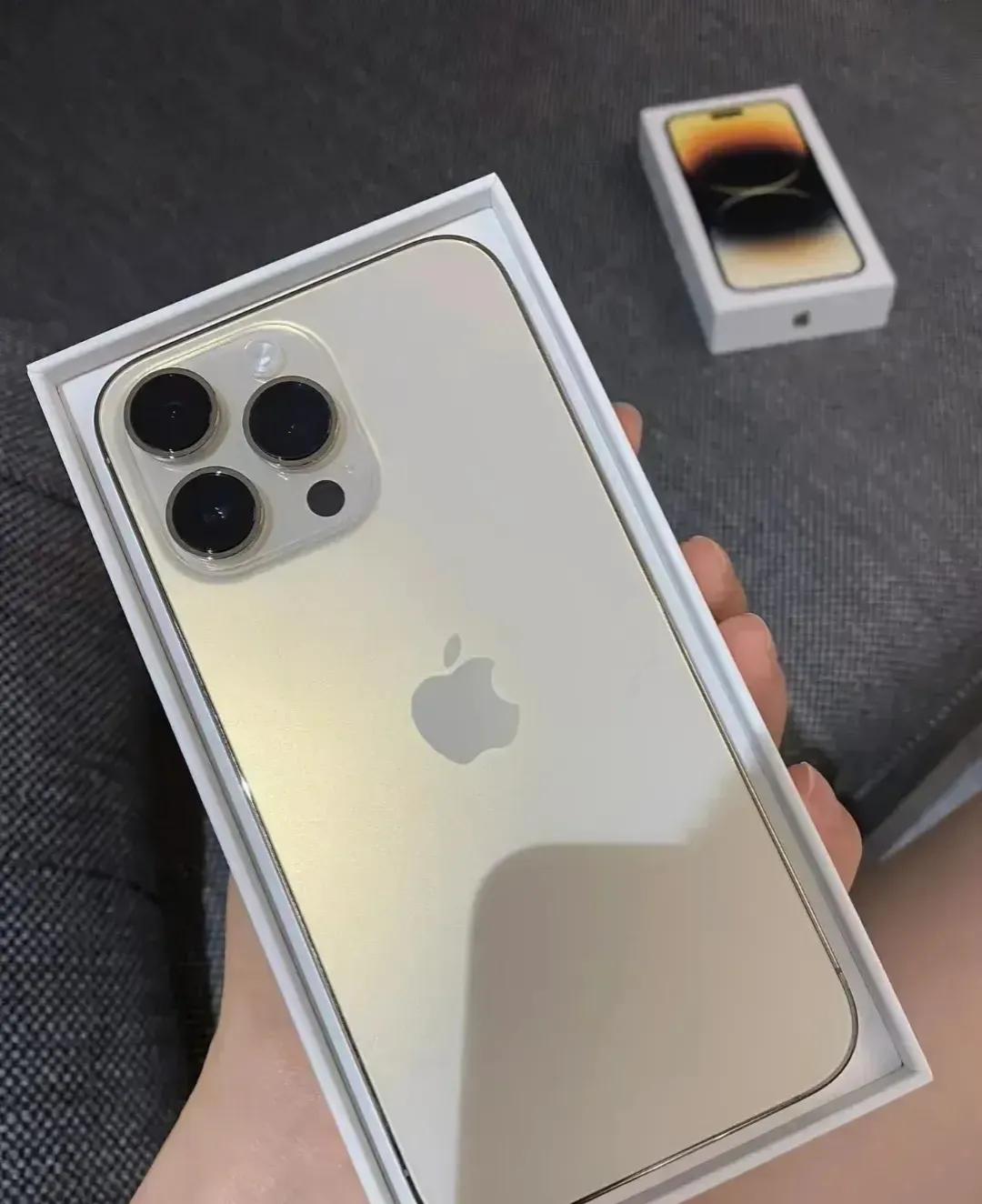 很多人骂iPhone，却不愿意换回安卓手机，一些之前尝鲜而换成安卓手机的果粉，大