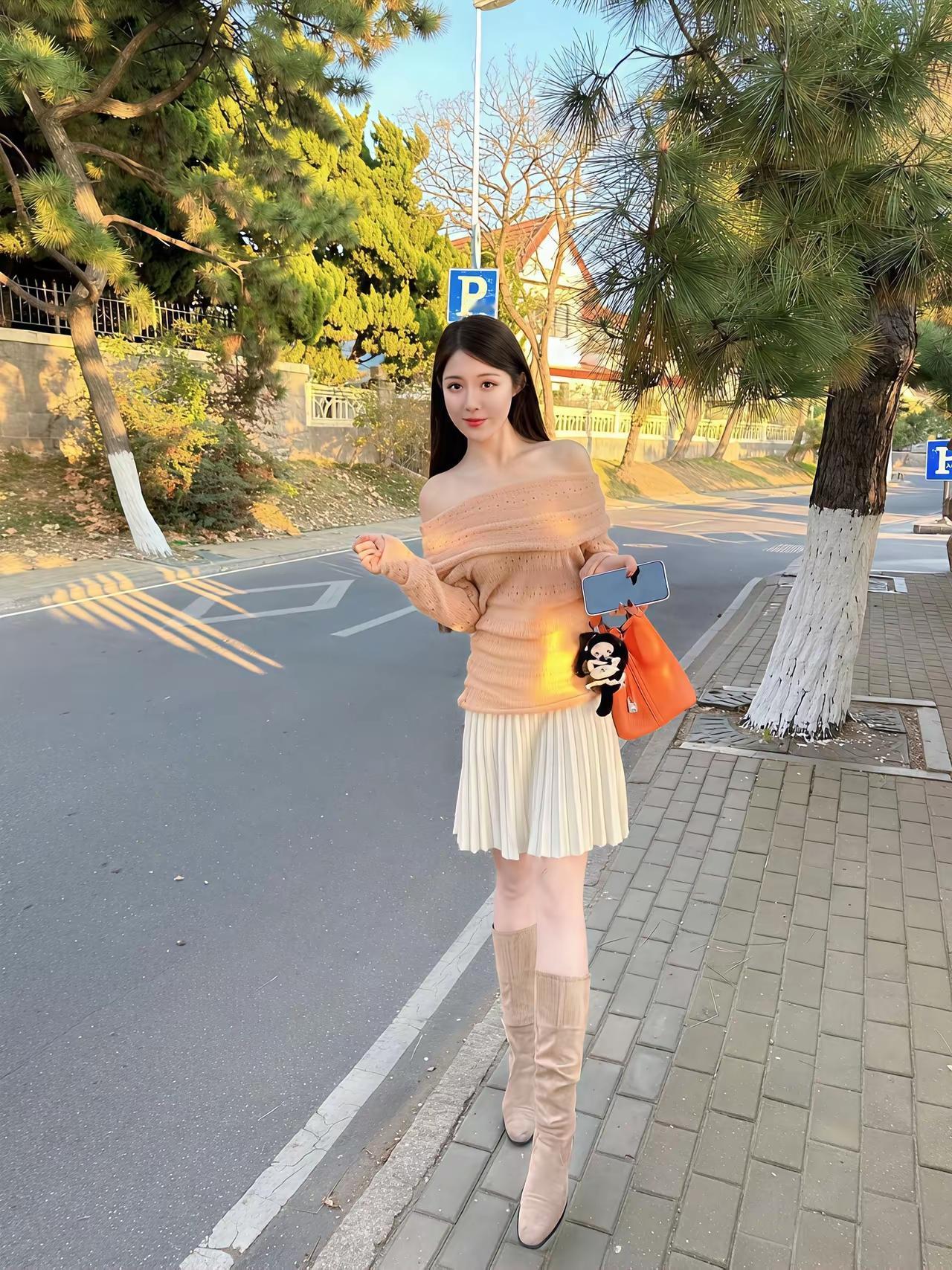 秋日穿搭指南：暖色系毛衣+百褶裙，甜美又温暖