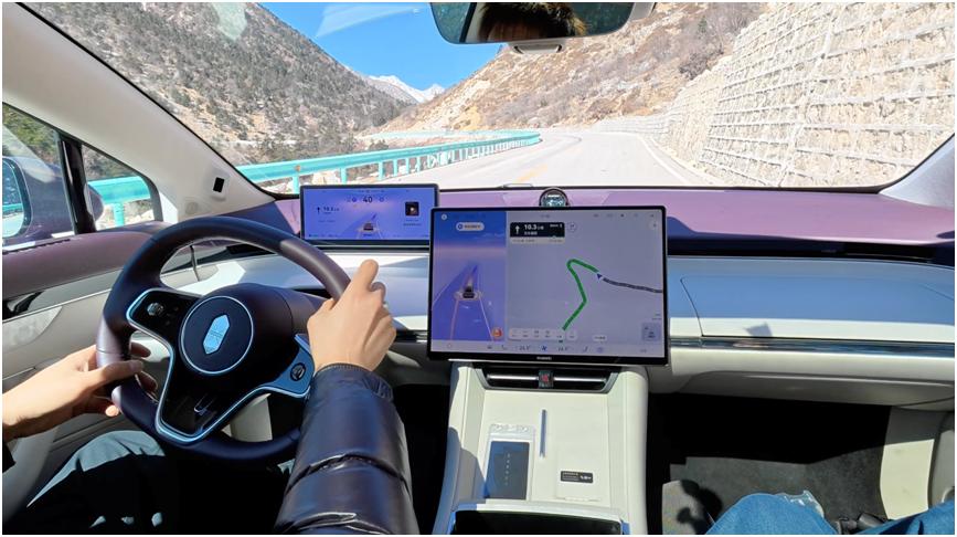 千里奔袭不疲劳，鸿蒙智行如何分担长途驾驶负担
春运返乡，是一场体力与意志的考验。