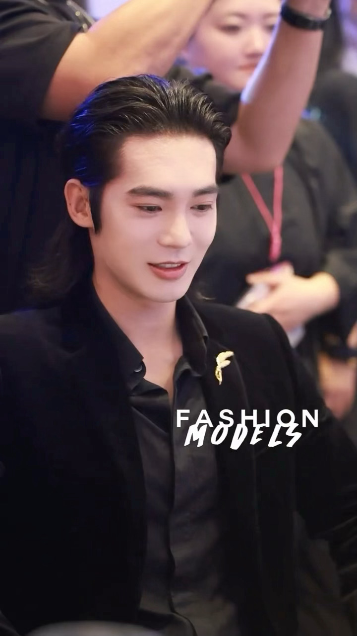 ELLE晚宴ELLE晚宴上的明星们于适、张凌赫、宁艺卓张婧仪、文淇、檀健次朱志鑫