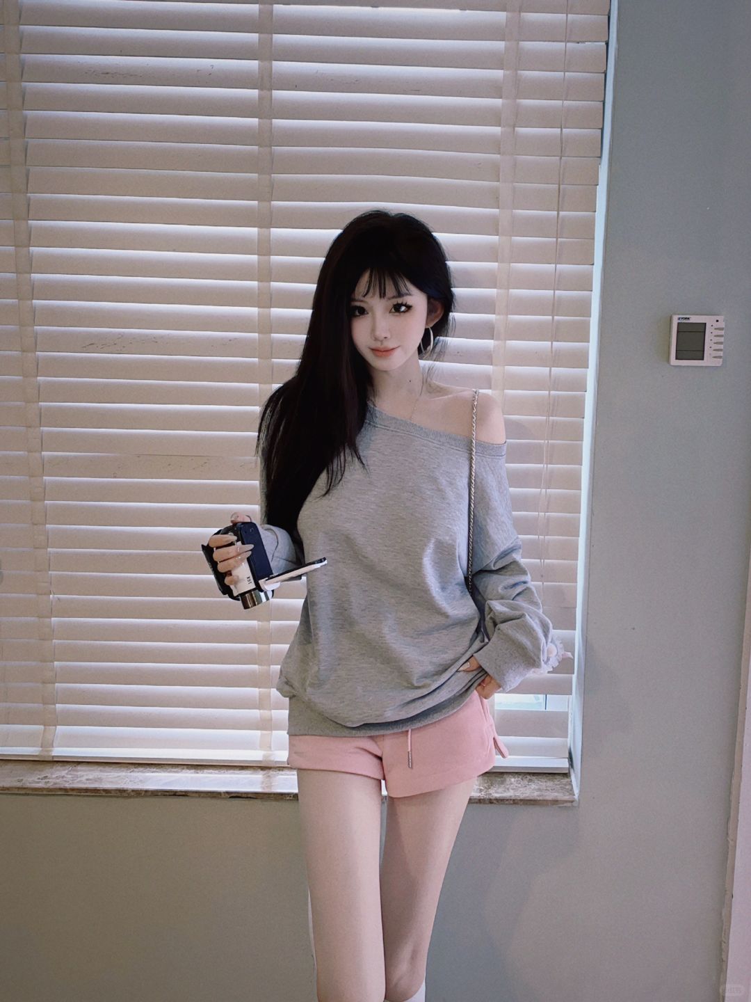 穿上卫衣一身轻松