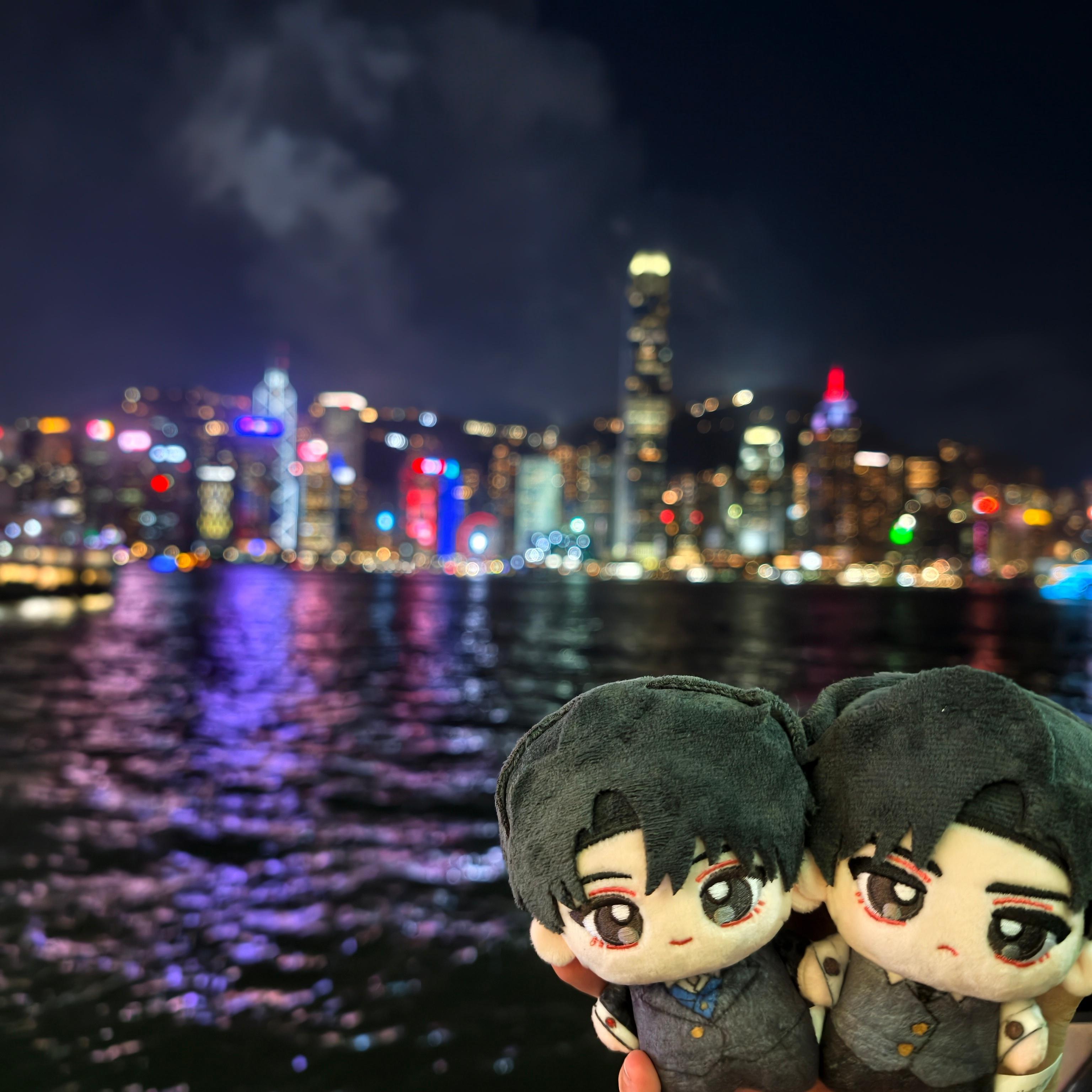 📍𝑯𝒐𝒏𝒈 𝑲𝒐𝒏𝒈 · 维多利亚港“富士山不远，月亮也可以私
