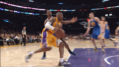 这个球是科比跟腱断裂的开端