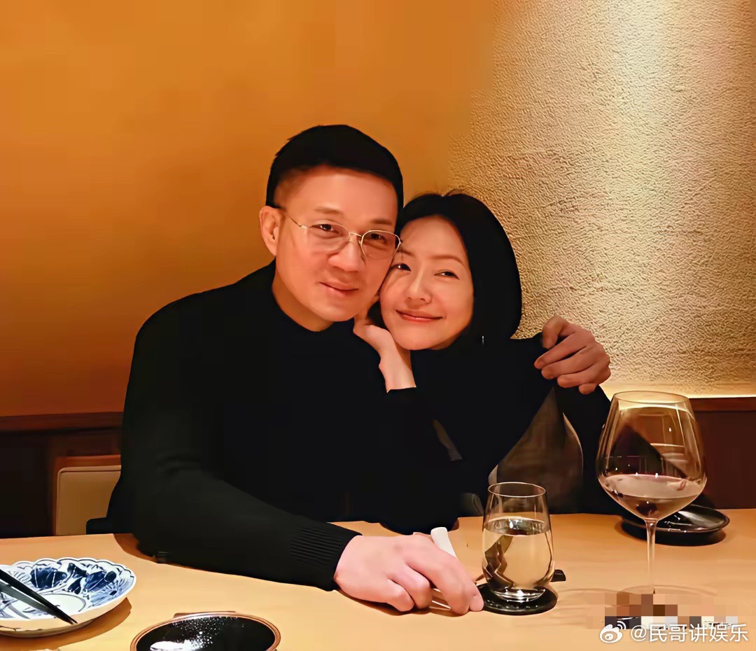 终于知道小S为什么越来越高调张扬了？小S除了跟老公越来越恩爱，还又成为雅诗兰黛时