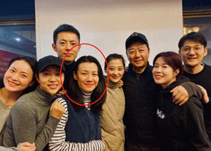 她是北电才女，曝与导演同居3年被抛弃，因《父母爱情》爆红至今！   
 
 
