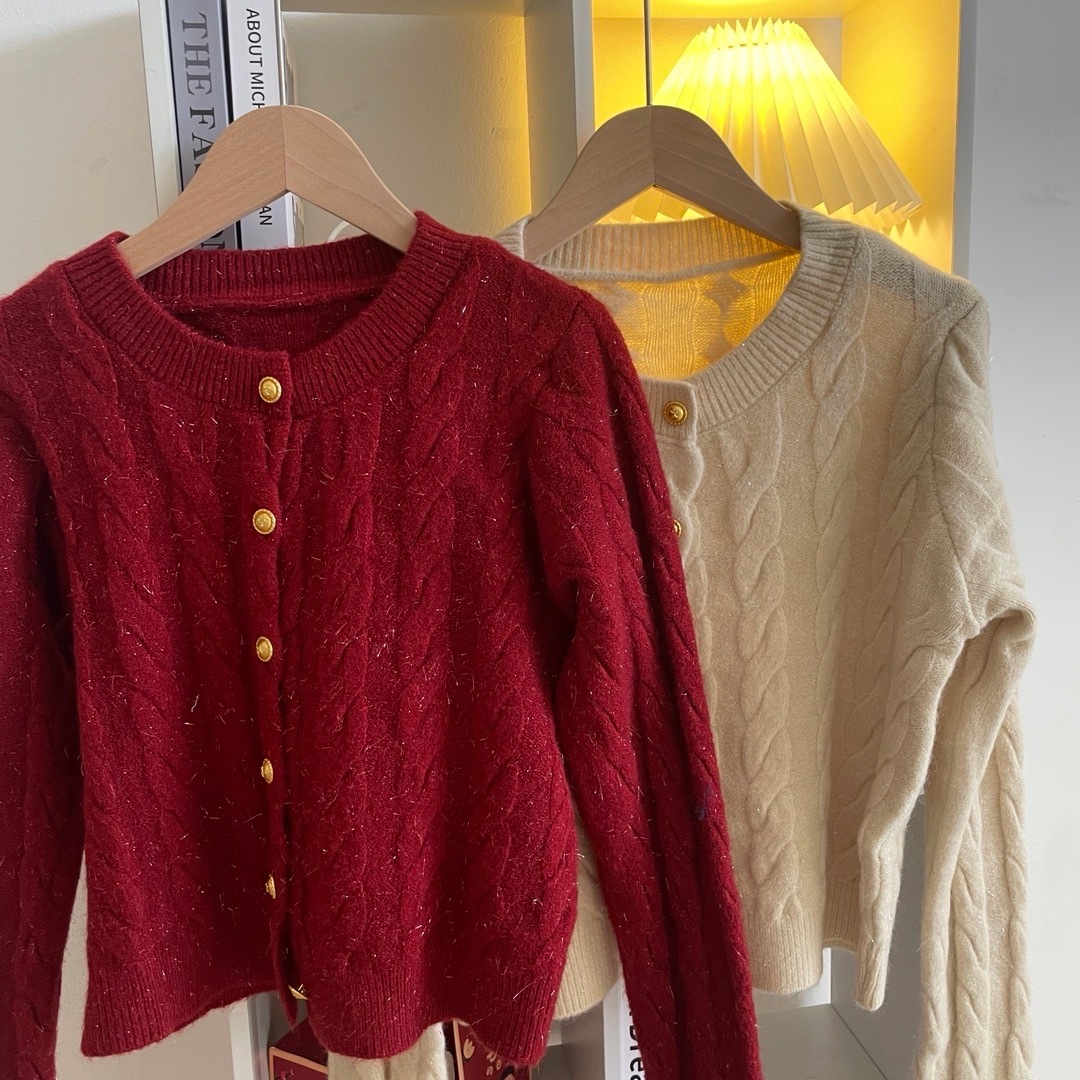 麻花开衫原图细节奉上～～～巨美。Blingbling的～跟网上其他款麻花还是不一