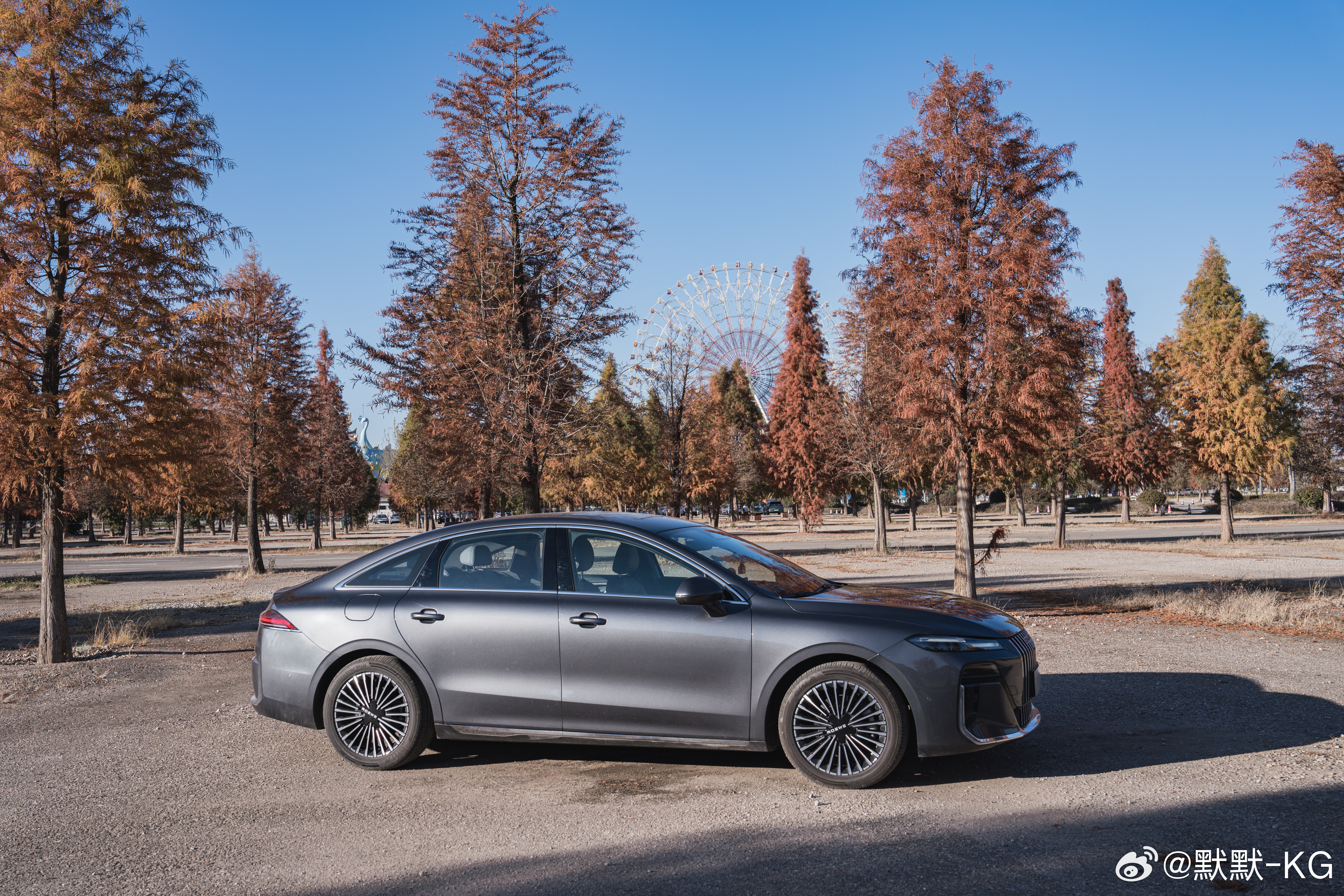 荣威的高端系列在4月就跟大家见面了。新的产品规划已经差不多了，荣威高端化合作对象