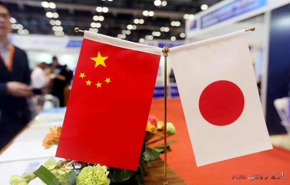 日本最近一连串的“访华操作”，真是让人看得眼花缭乱，但也忍不住想吐槽一句：到底谁