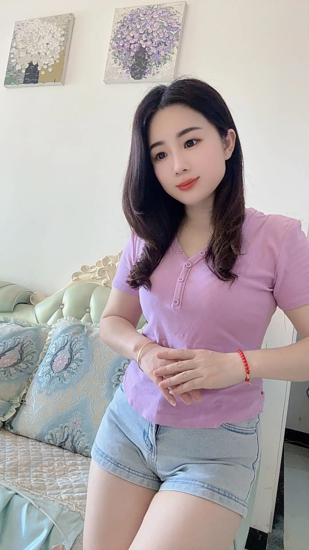 其实一个人走过了太多无助的路，早就不愿了，后来遇见再难的事都不觉得算什...