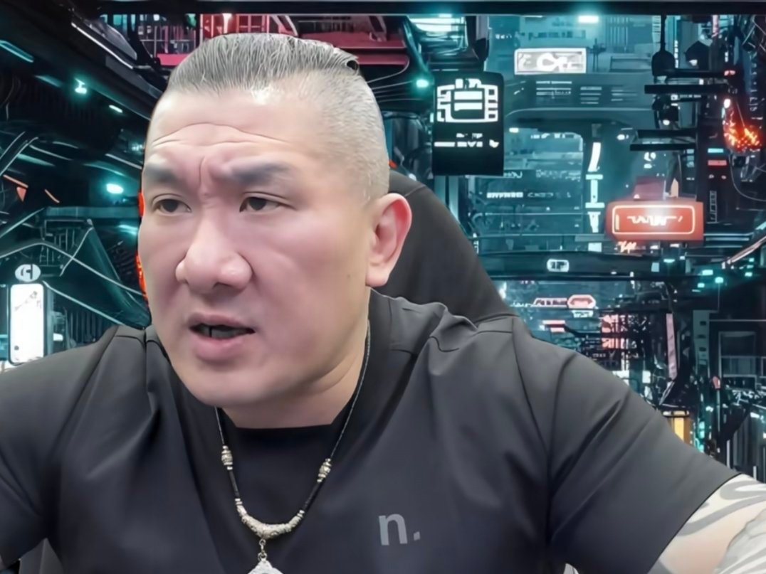 欢迎来龙餐馆李治廷乍一看以为是馆长AI美颜了……