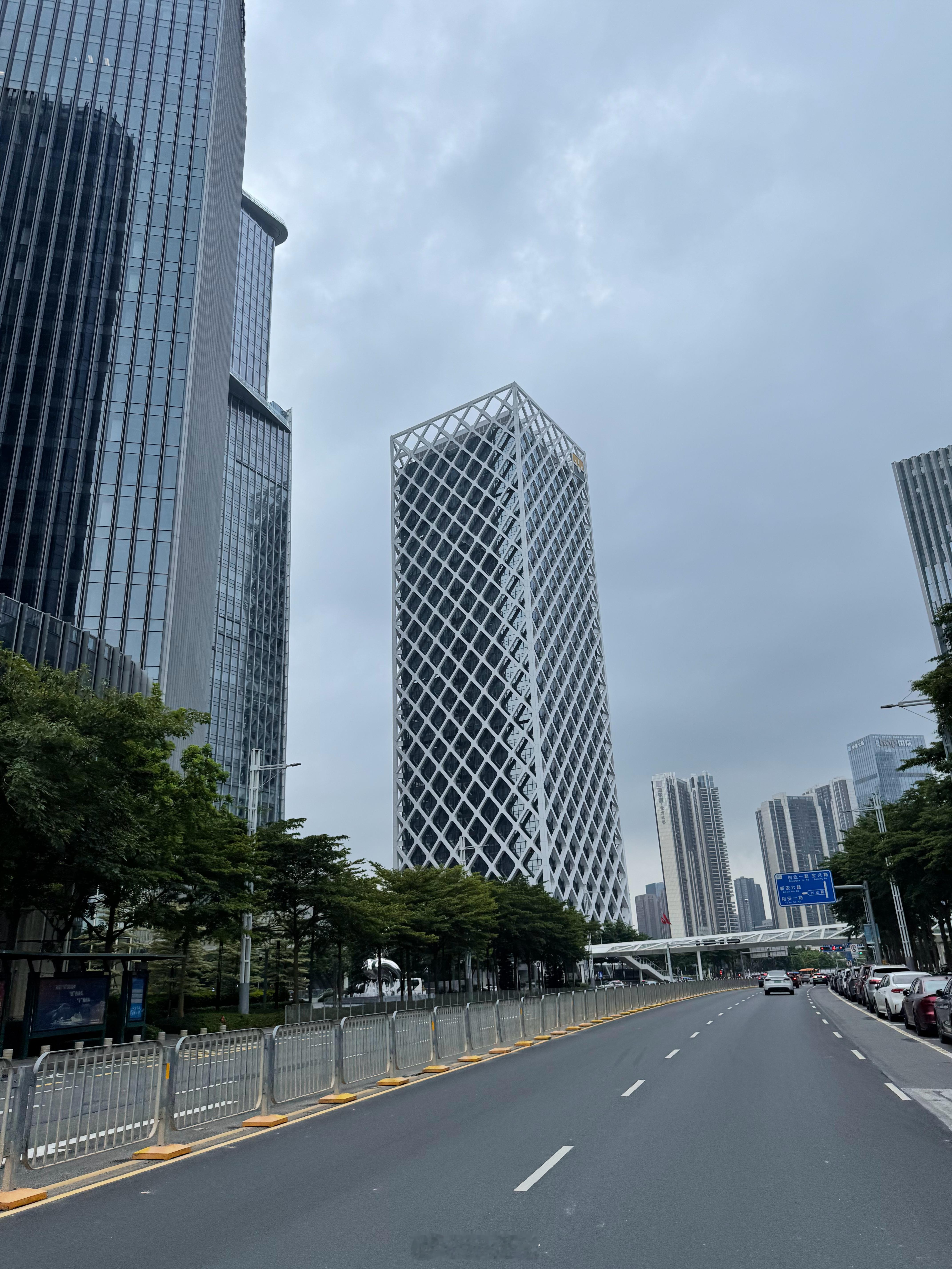 早安 阴天的深圳[裂开]  ​​​