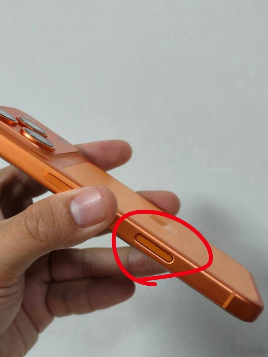 iPhone没有一个按键是多余的都吐槽相机按键多余，我反而现在习惯用它快速启动相