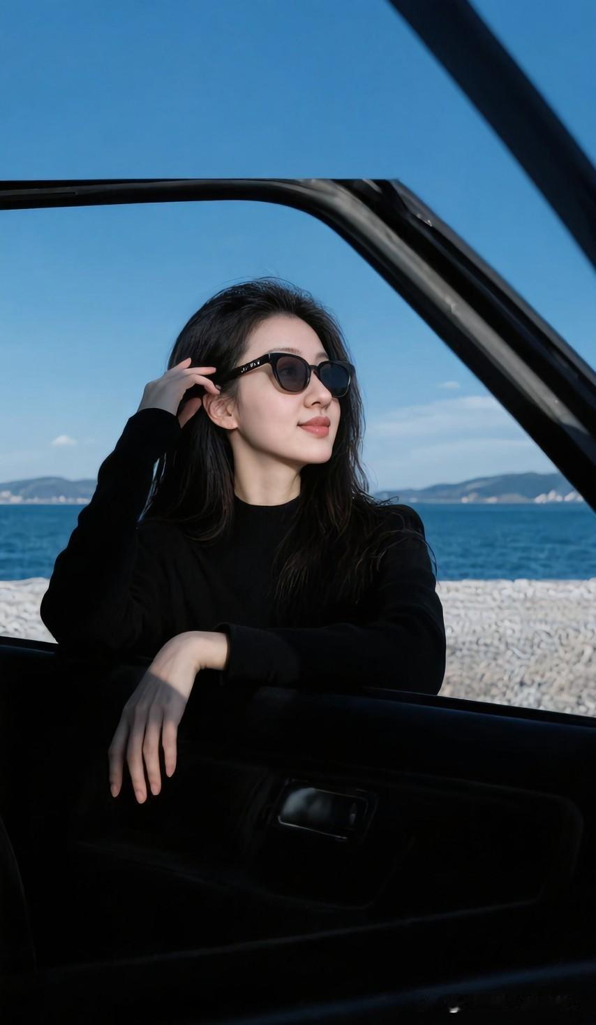 慢慢爱上自己，
就是最好的治愈。
突然觉得，
自己真的很好。
有点小可爱，善解人