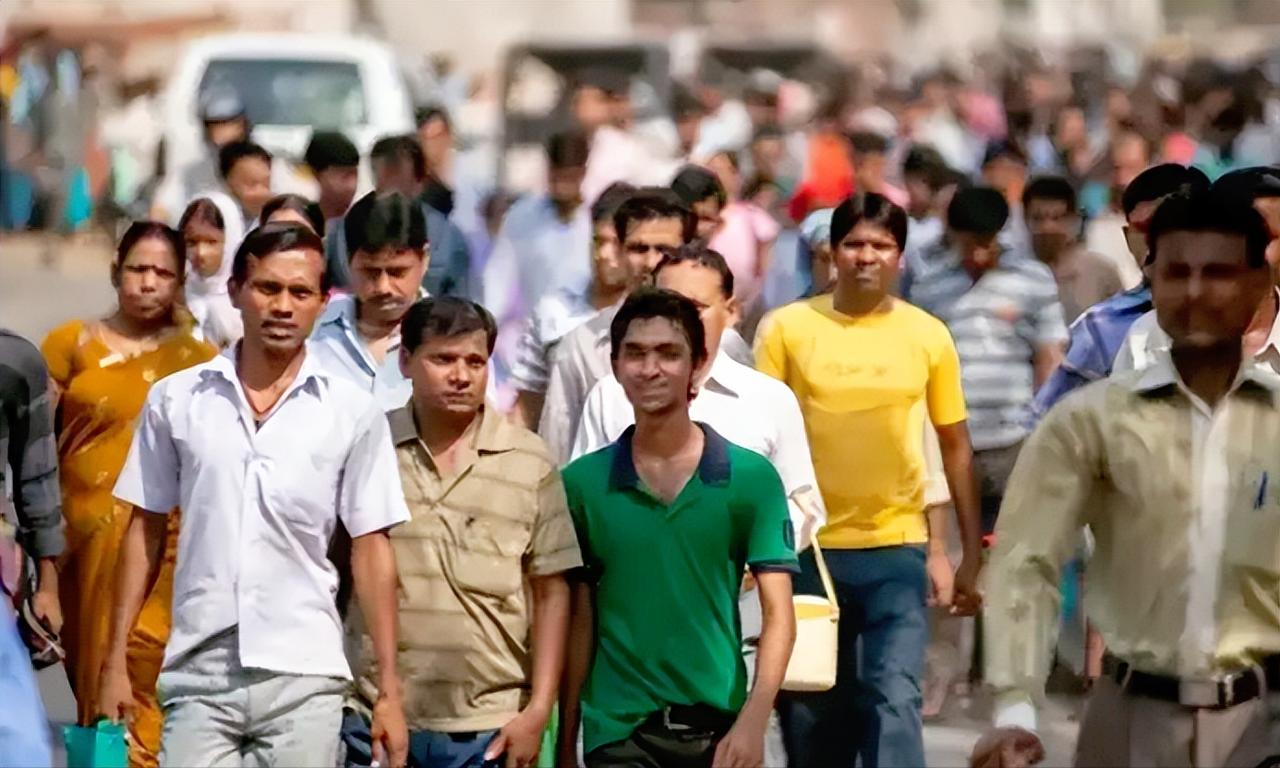 俄罗斯缺人缺到顶不住了，2026年至少会有4万名印度人来俄罗斯打工，话说3年前才