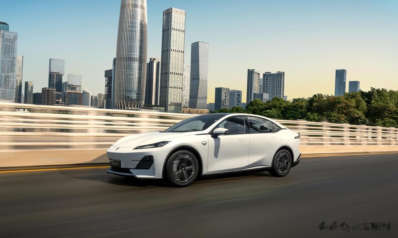 #深蓝SL03 超级增程尽享驾趣# 深蓝SL03的驾驶体验怎么样？答案很简单：很