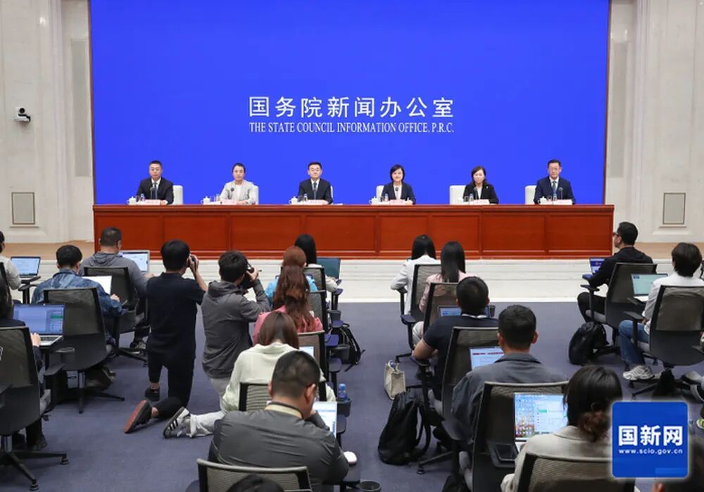 #30多万名行政执法人员被调整清退#【司法部：30多万名不符合资格条件的行政执法