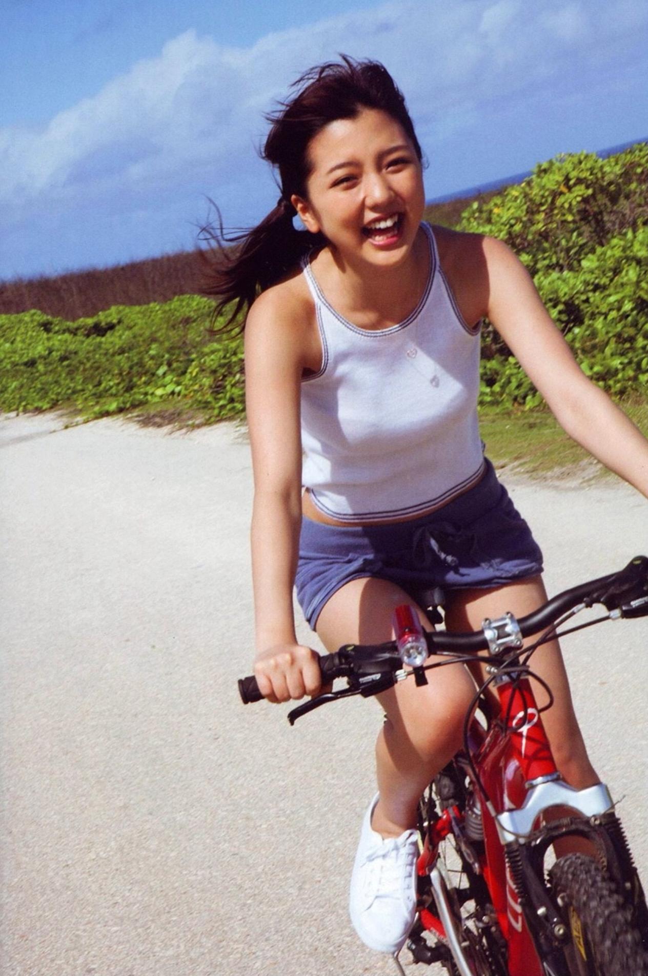 夏日骑行，快乐无边！🌞🚴‍♀️Erina mano精美画册