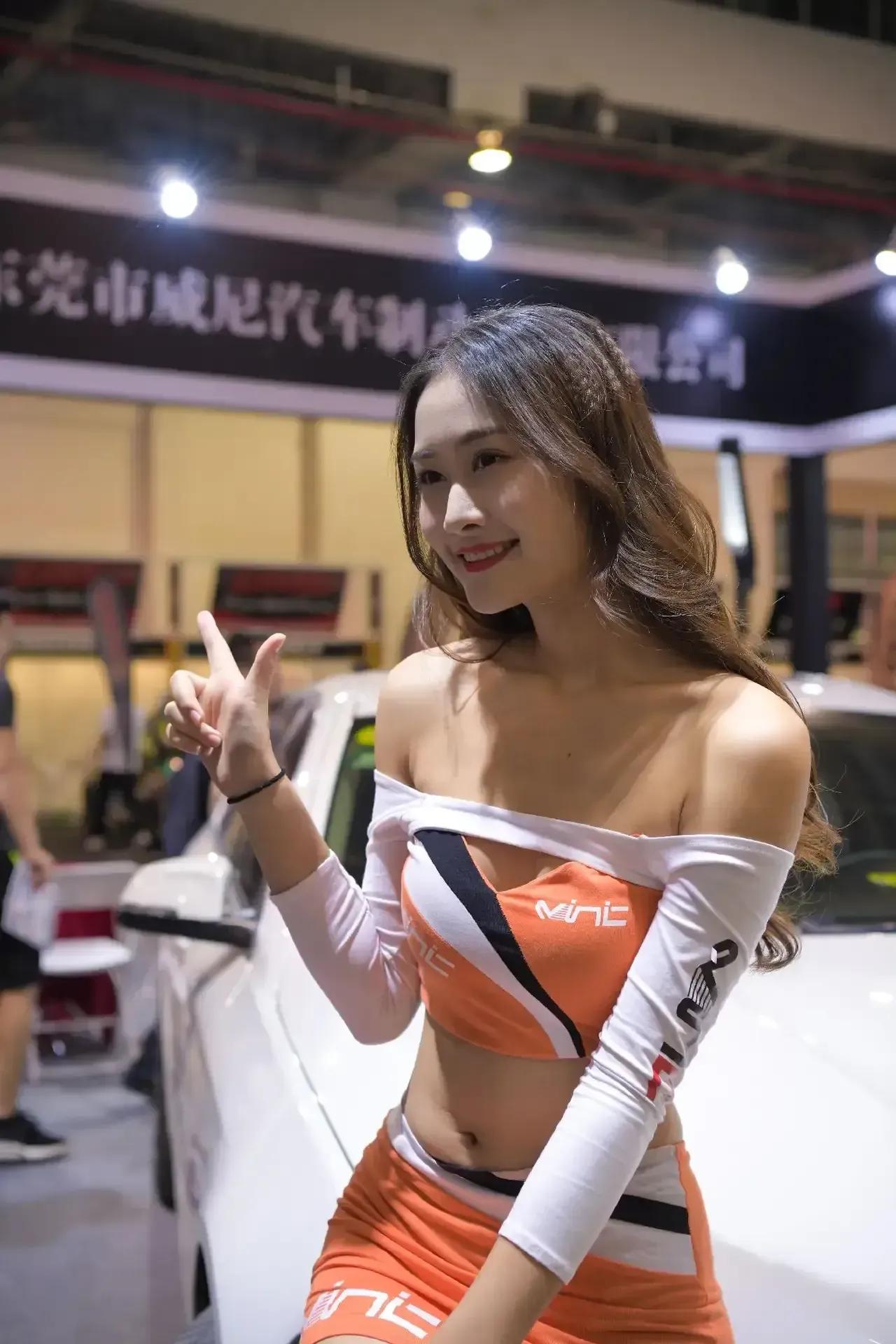 美女欣赏-美丽车模2024010507
肤白貌美大长腿
时尚、青春、活力、养眼…