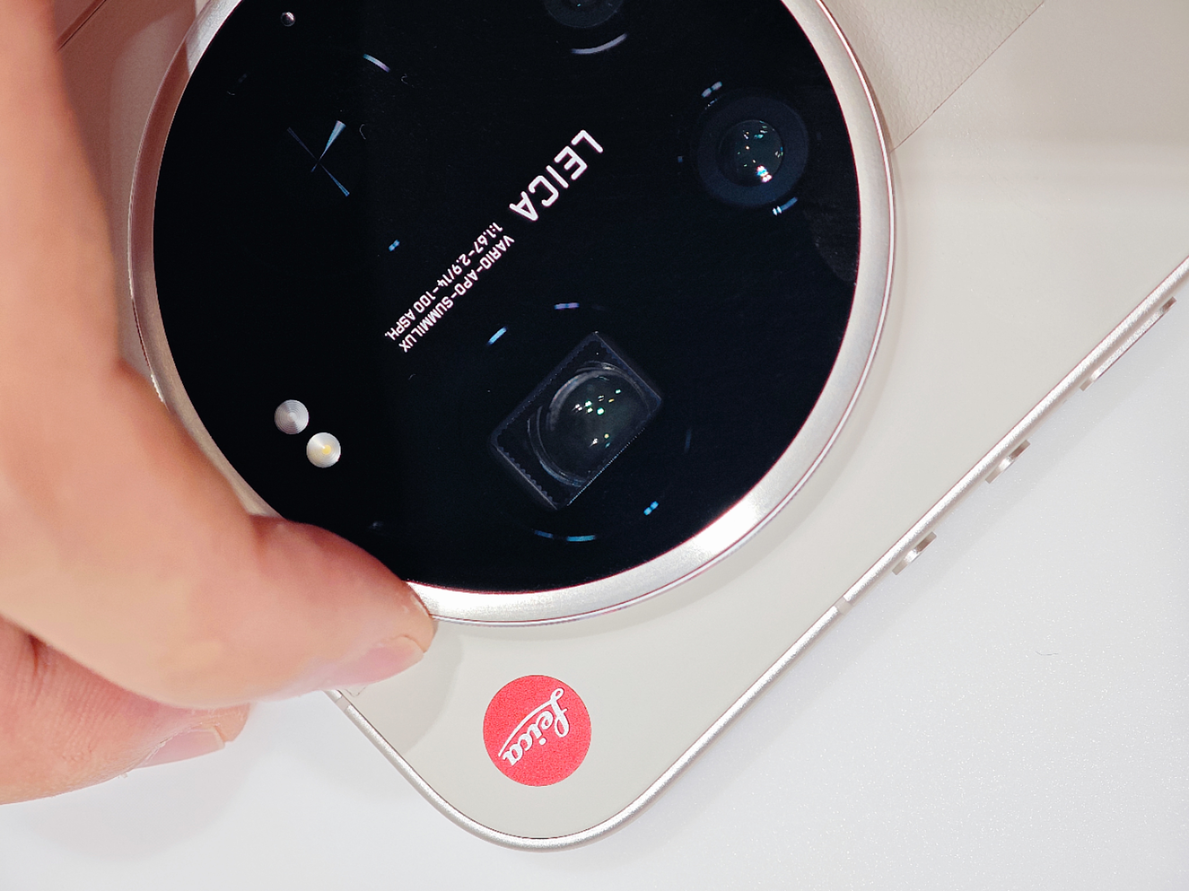 小米17Ultra今日开售大家的小米17Ultra都上手了吗，可变长焦体验如何。