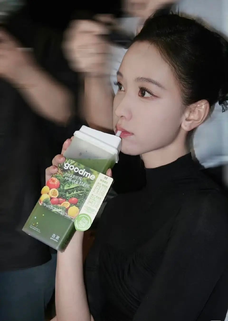 谁能认出来这是陈都灵？ 