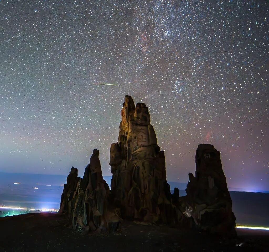 今晚别睡太早！黄岩人抬头就能看流星雨

9月10日凌晨，夜空要放"小烟花"了——
