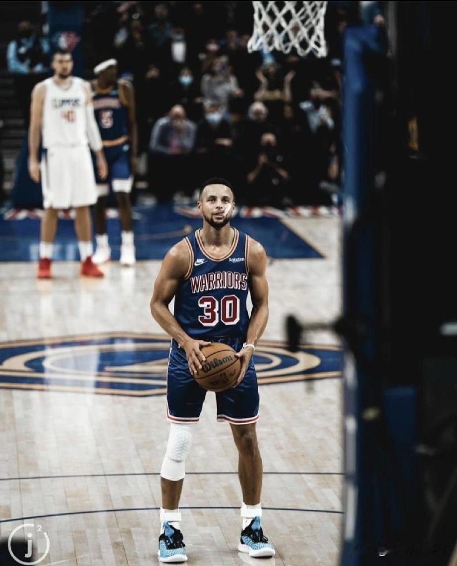 NBA正在讨论一项前所未有的新规则：取消多次罚球，改为单次罚球。

新规则将不再