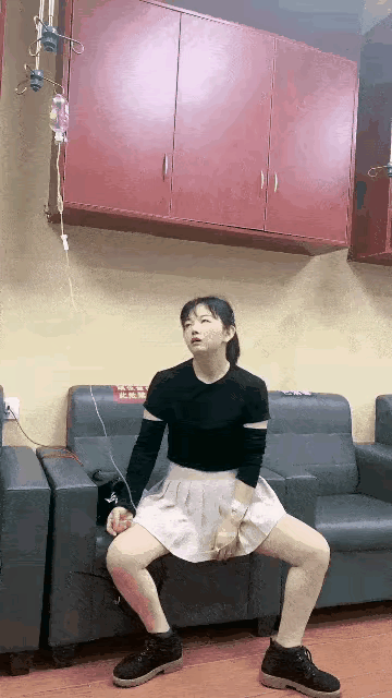 这是精神病医院吗？患者在吊液中病情突然发作了！