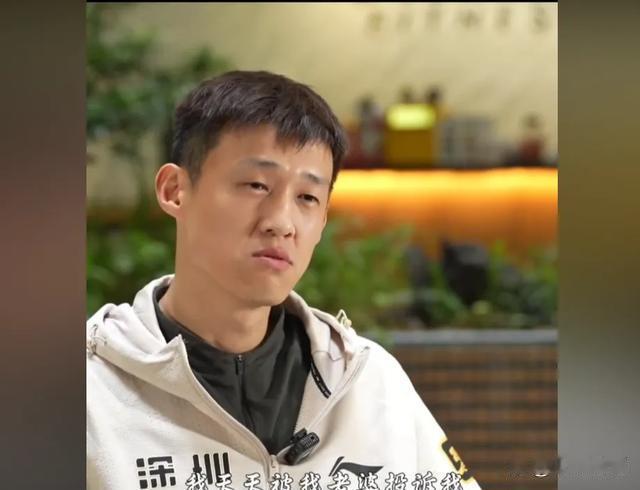 周鹏回归广东宏远再现反转
37岁的周鹏在CBA打了20个赛季，前16个赛季为广