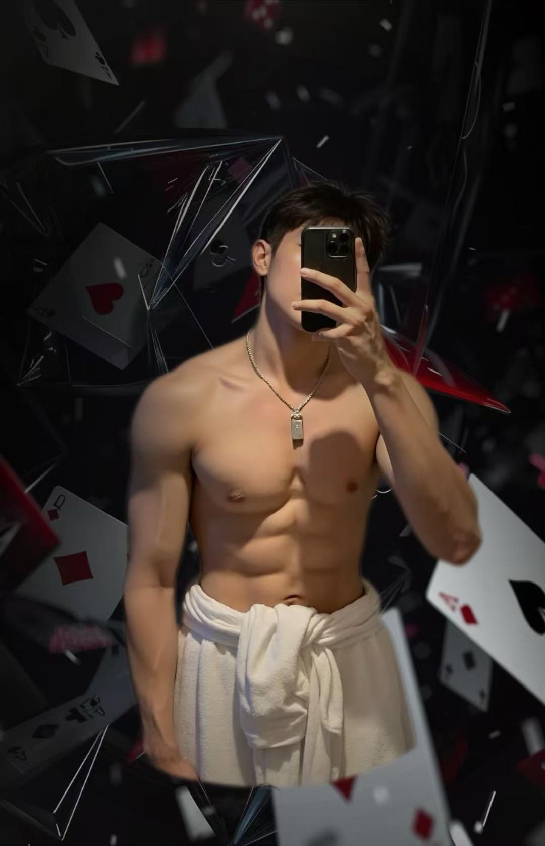 爱情不敌坚持泪。