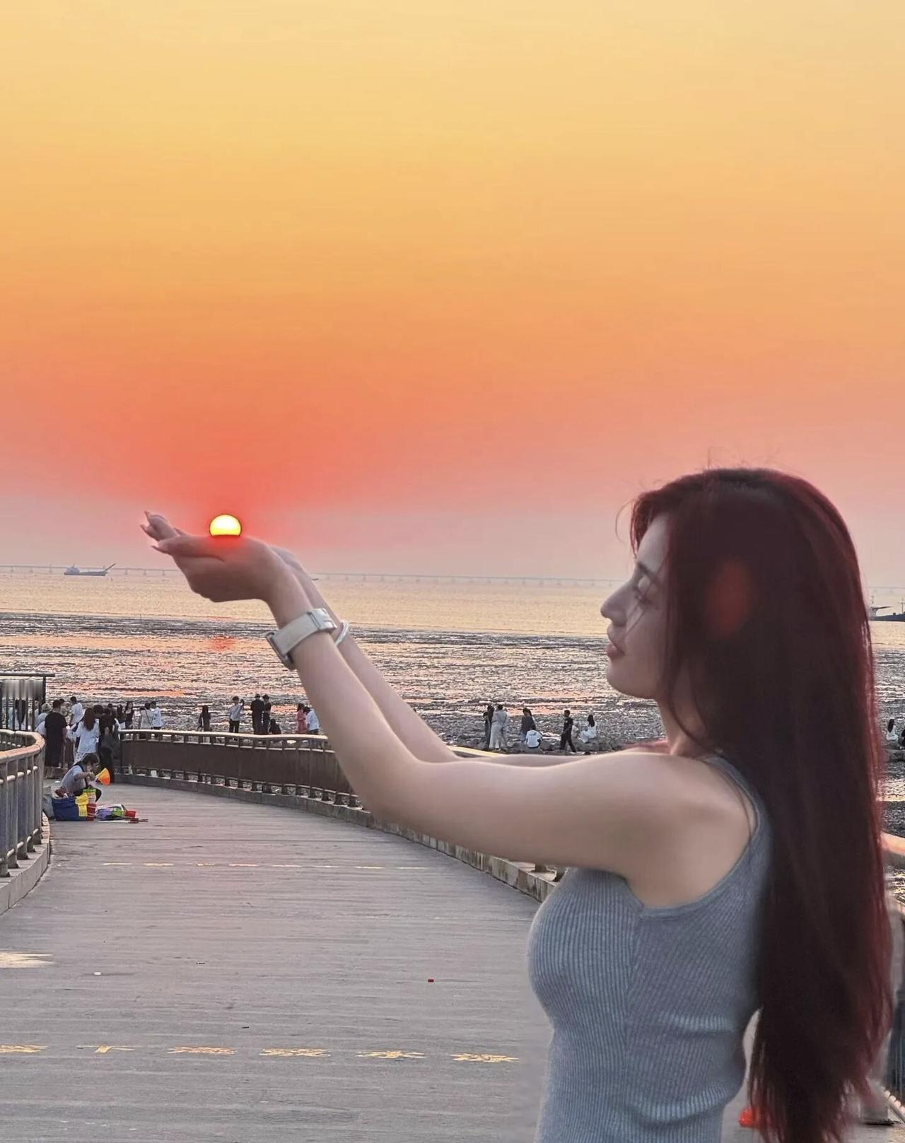 把橘子海的落日捧在手心，风里都是温柔的味道。