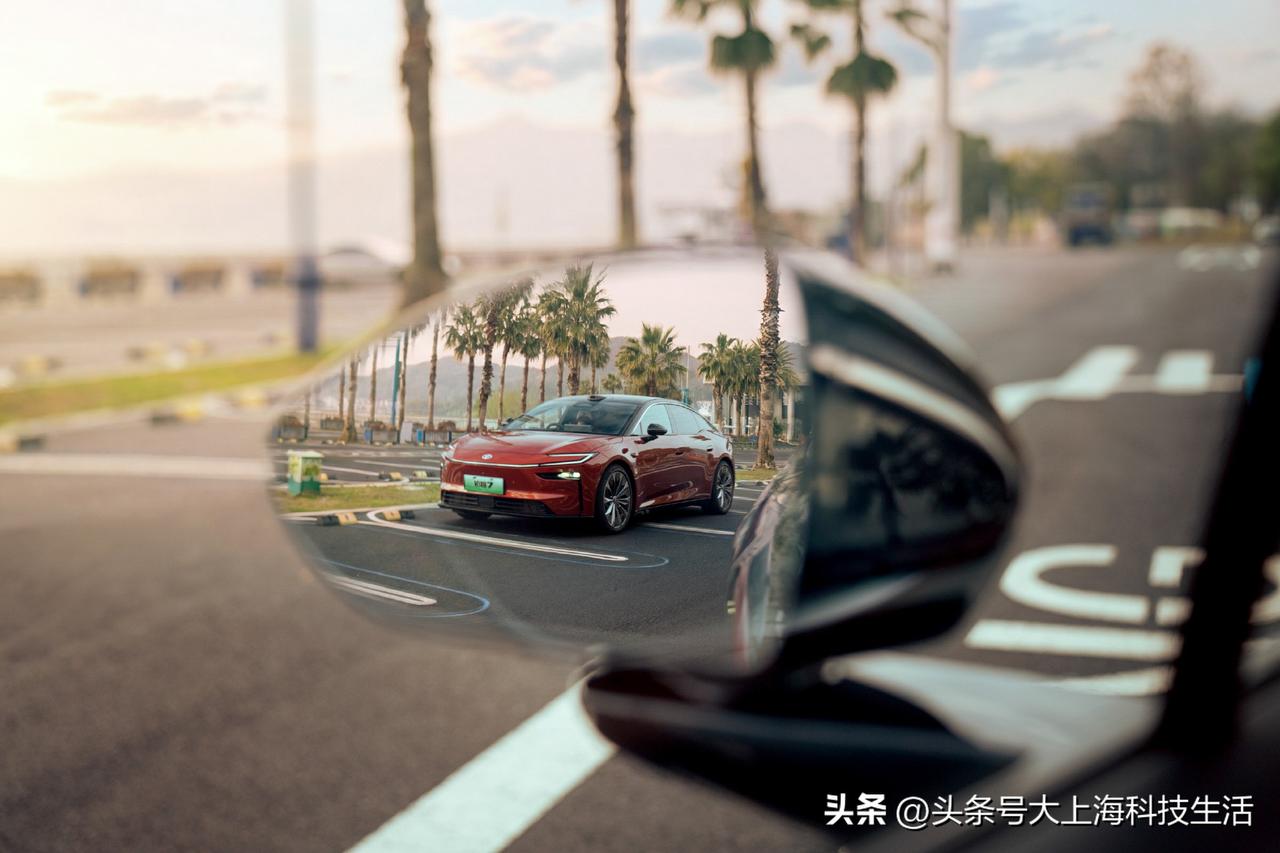 铂智7经过了易车的光电测试，不仅续航表现超出预期，电耗也控制得很稳，确实是一款值