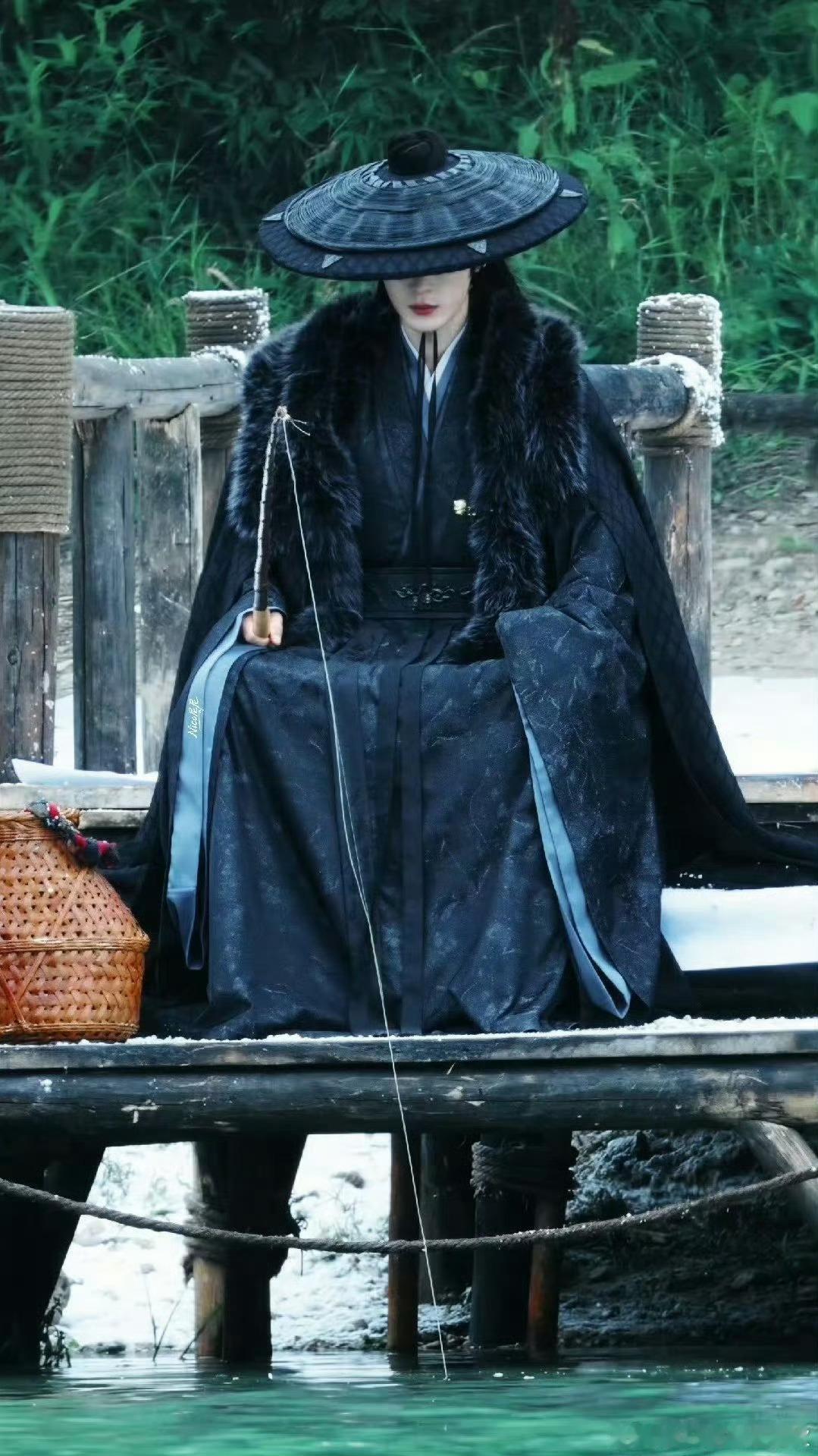 檀健次 檀健次谢却山系列版头壁纸🉑存版，好美，好有意境……檀健次谢却山 ﻿