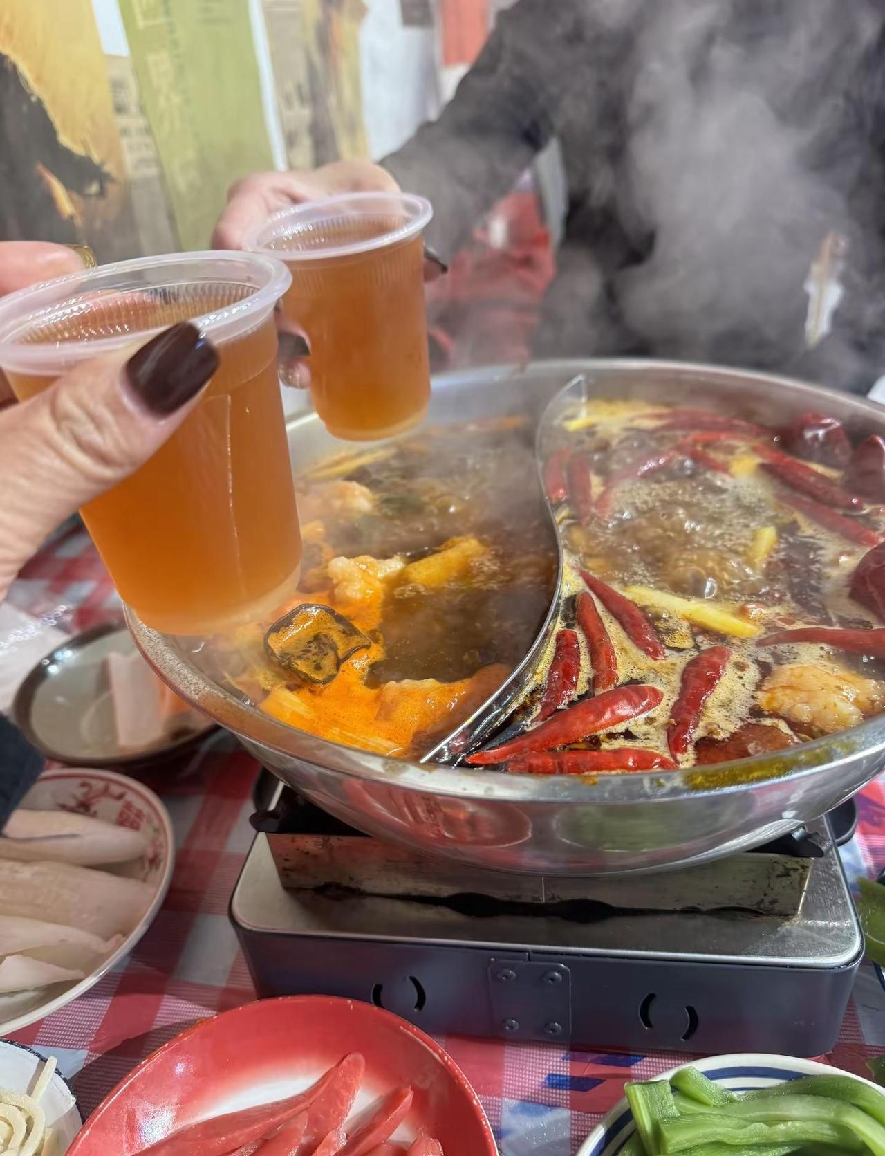 将所有一言难尽 一饮而尽 如果有幸与你共饮 请你为我倒满