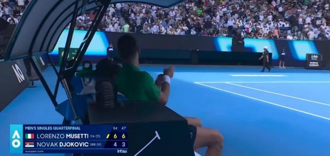 德约科维奇4-6,3-6穆塞蒂
两盘落后，
今天打的没有章法，
失误太多了
貌似