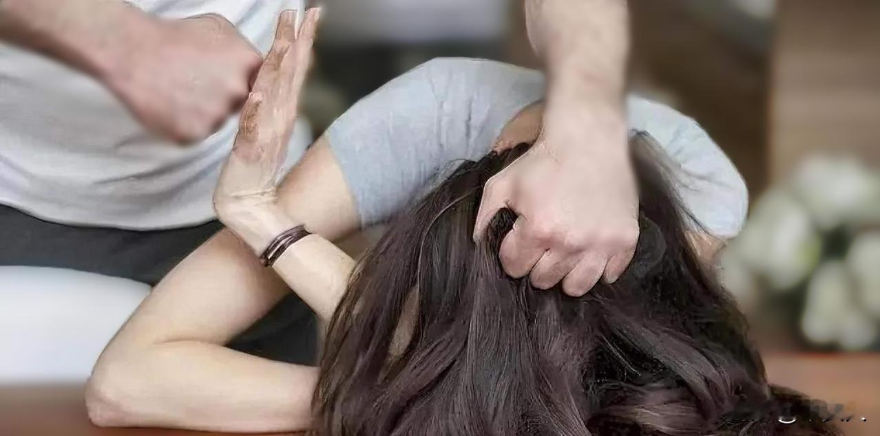 河南，男子约女子出来见面，吃完饭后，男子带女子回自己家，想深入交流一番，女子见男