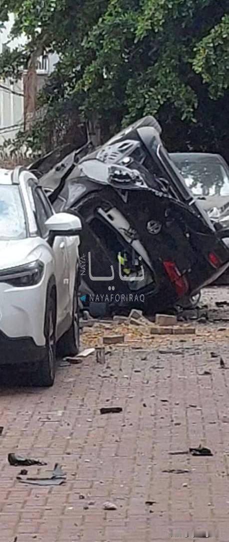 🚨🇮🇷🇮🇱伊朗向特拉维夫发射了一枚携带集束弹药的导弹。